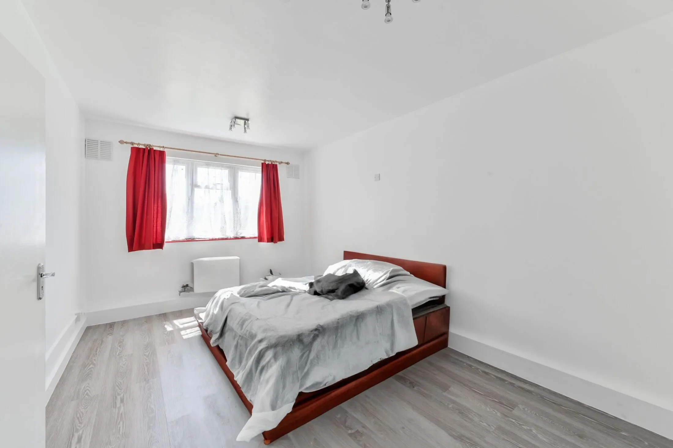 Flat Great Cambridge Road in Greater London