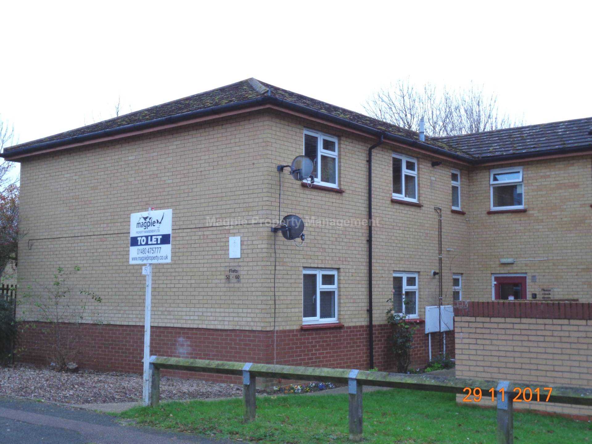 Flat Thames Road in Huntingdonshire