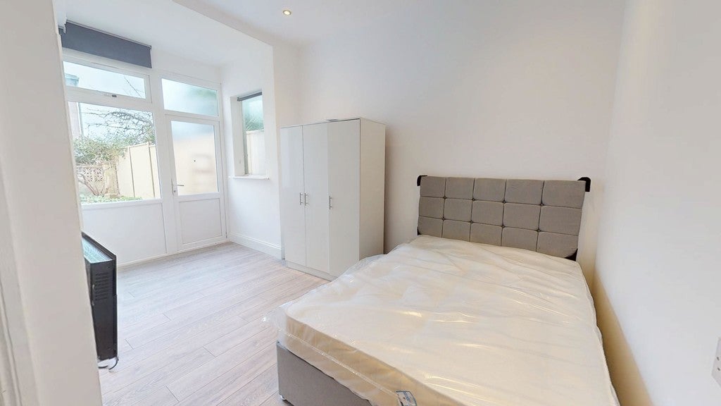 House Quadrant Road in Greater London