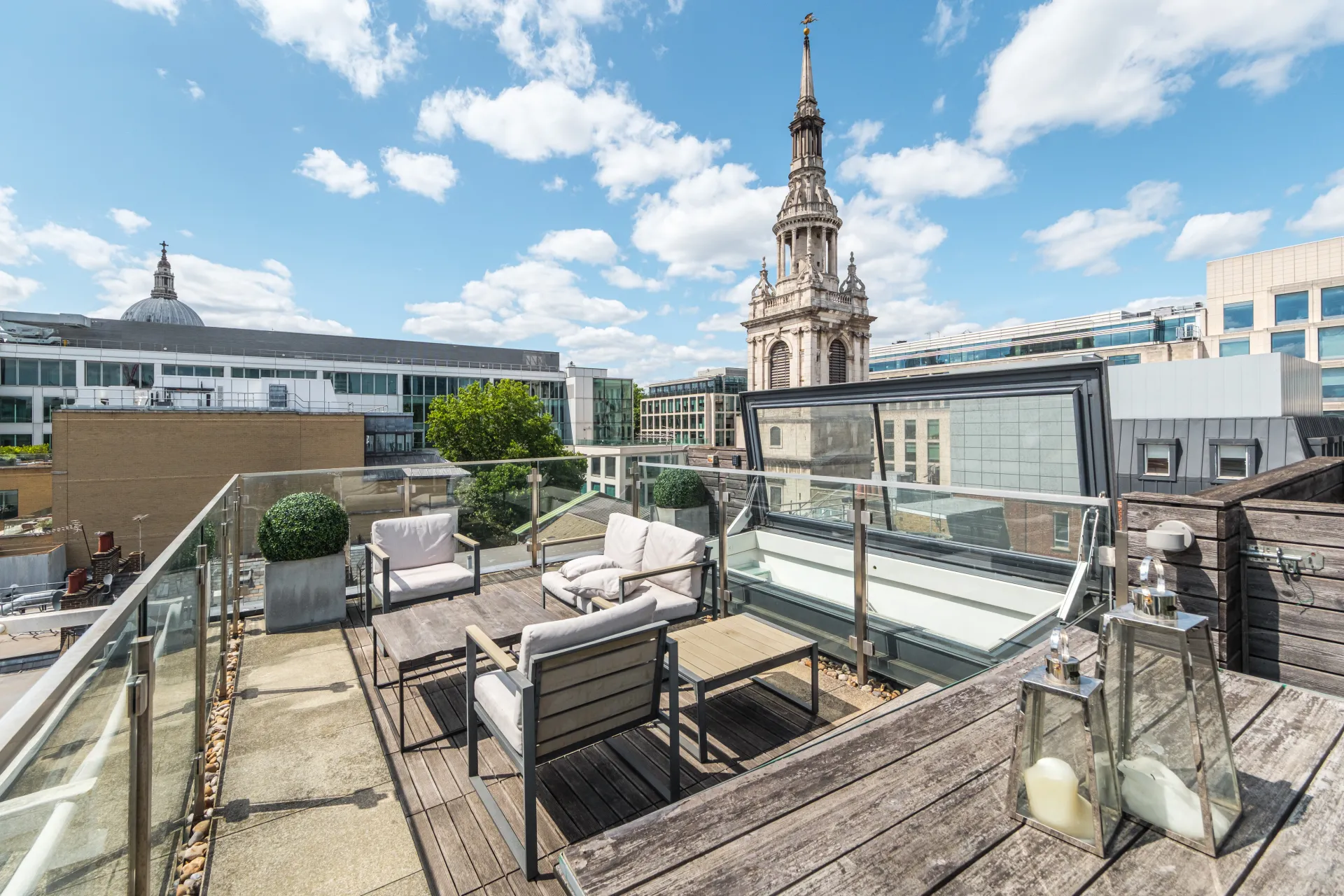 Flat Bow Lane in City of London