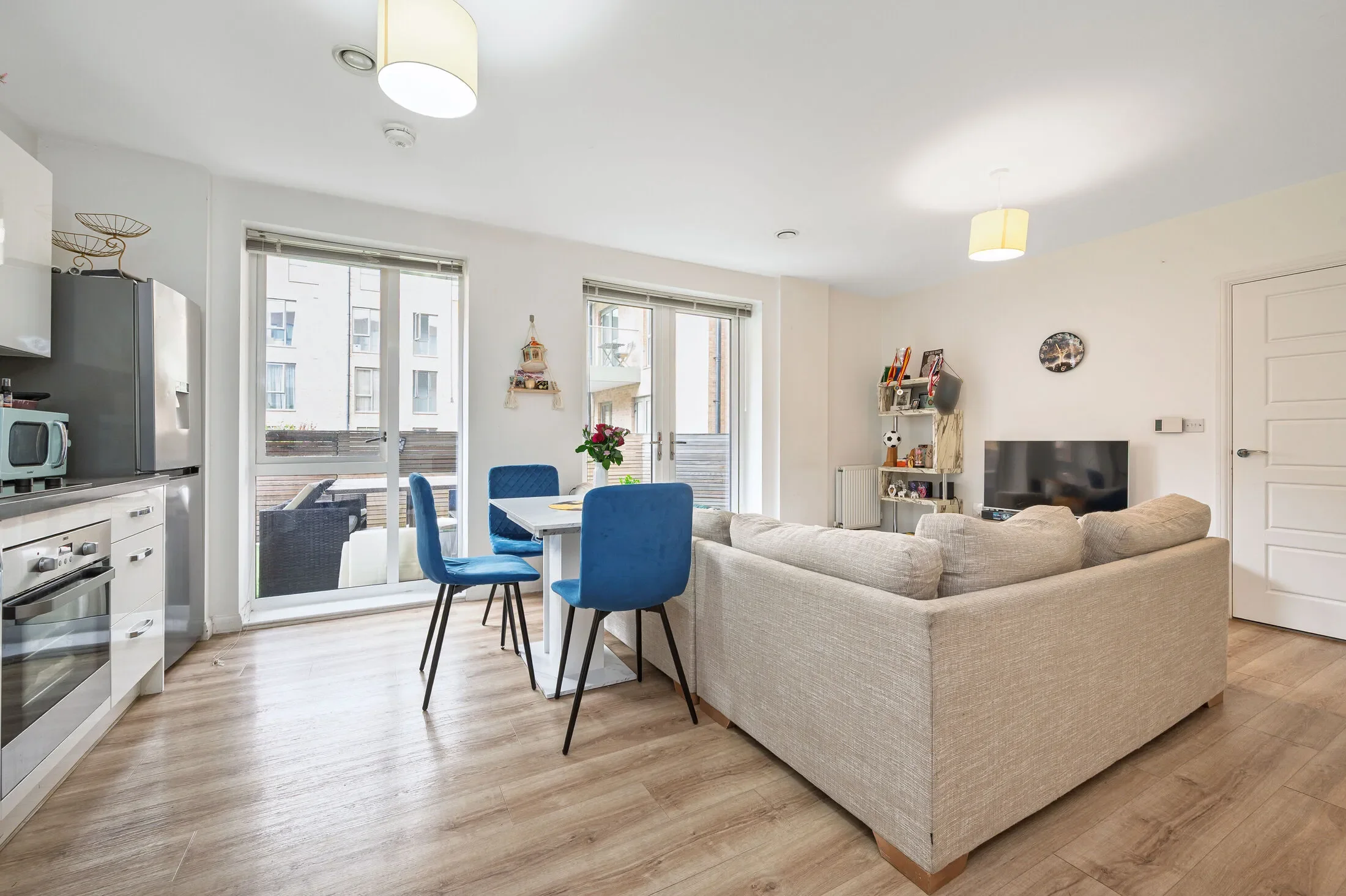 Flat Charmille Avenue in Greater London