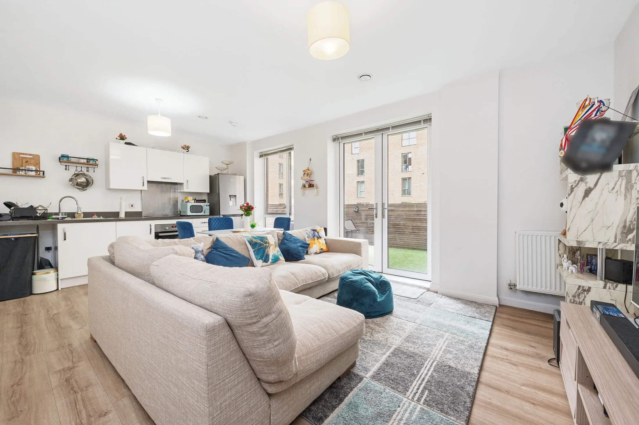 Flat Charmille Avenue in Greater London