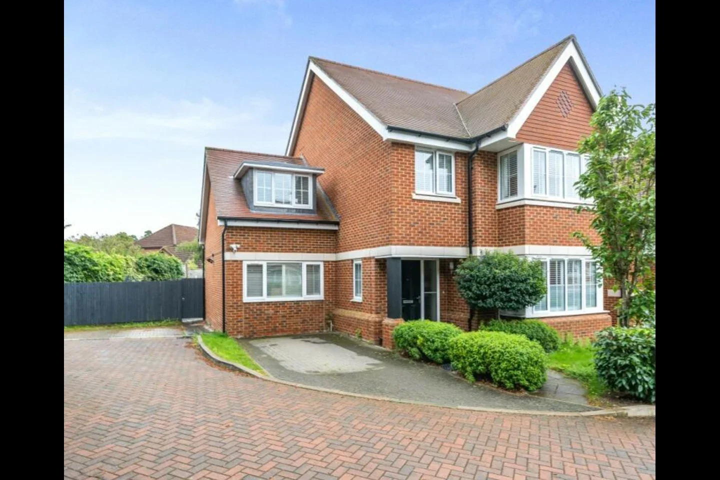 House Swallowtail Grove in Surrey Heath