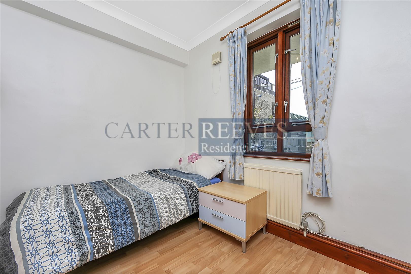 Flat Birkenhead Street in Greater London