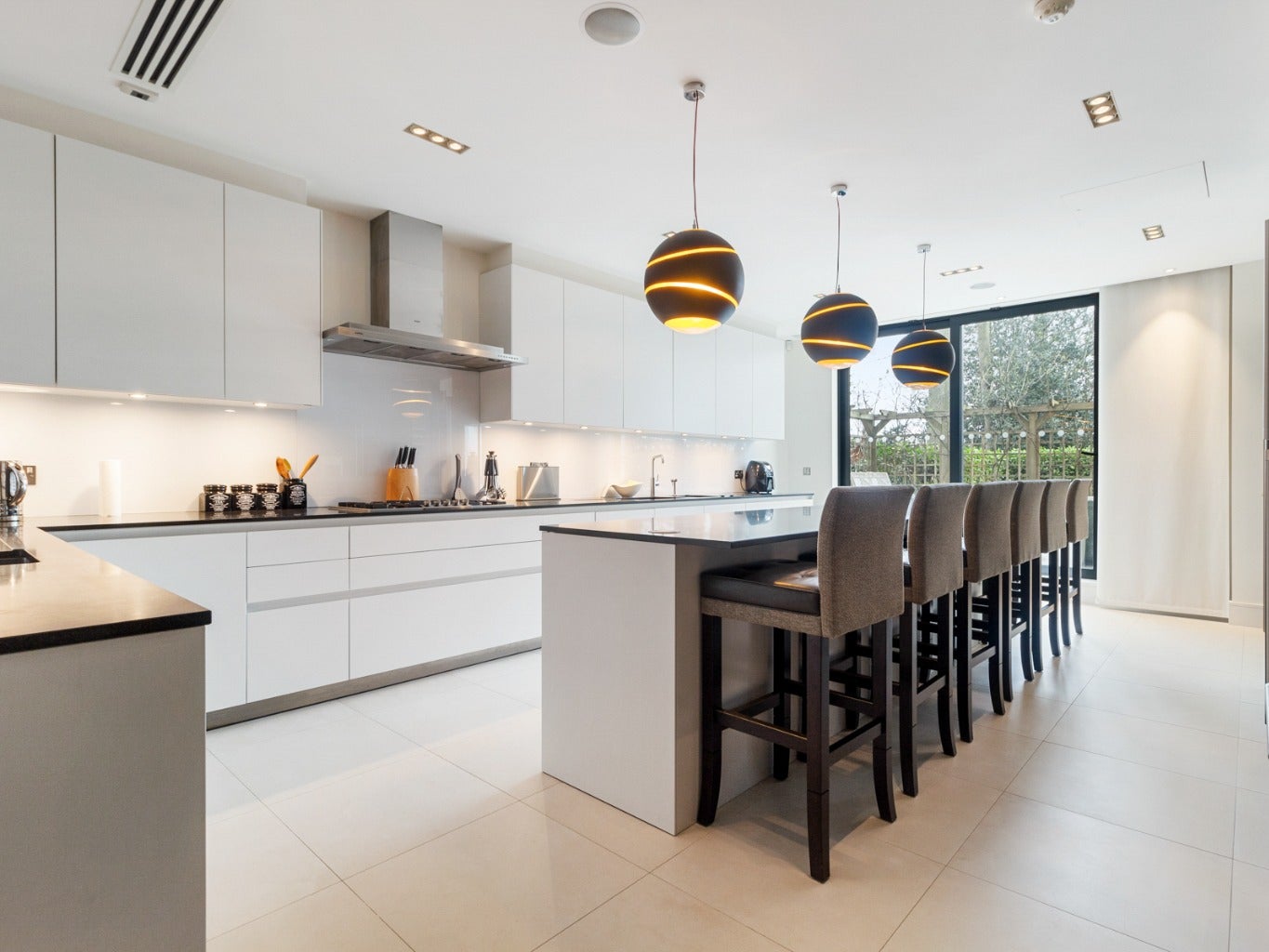 Flat Claremont Road in Greater London