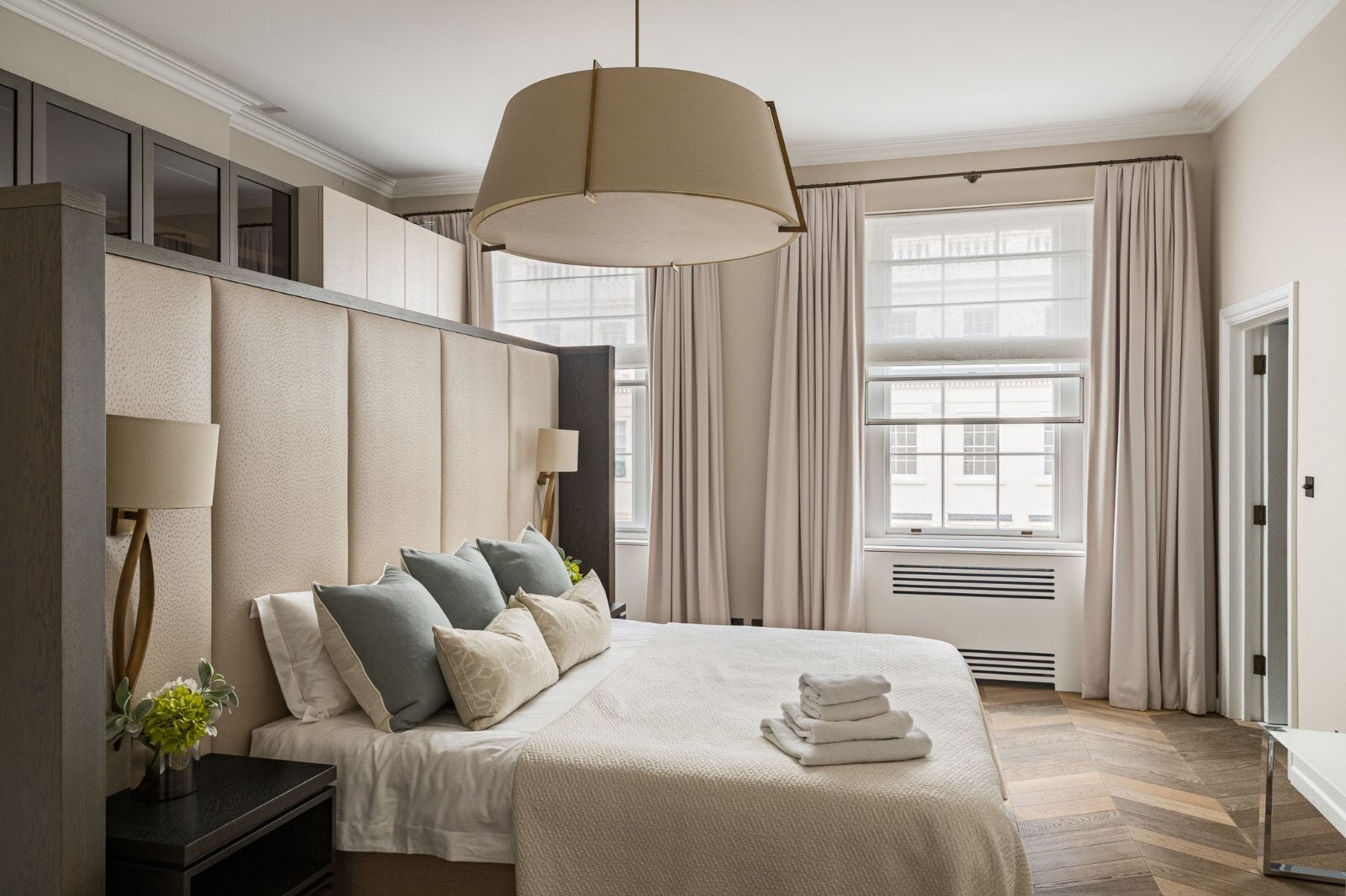 Flat Eaton Place in City of Westminster