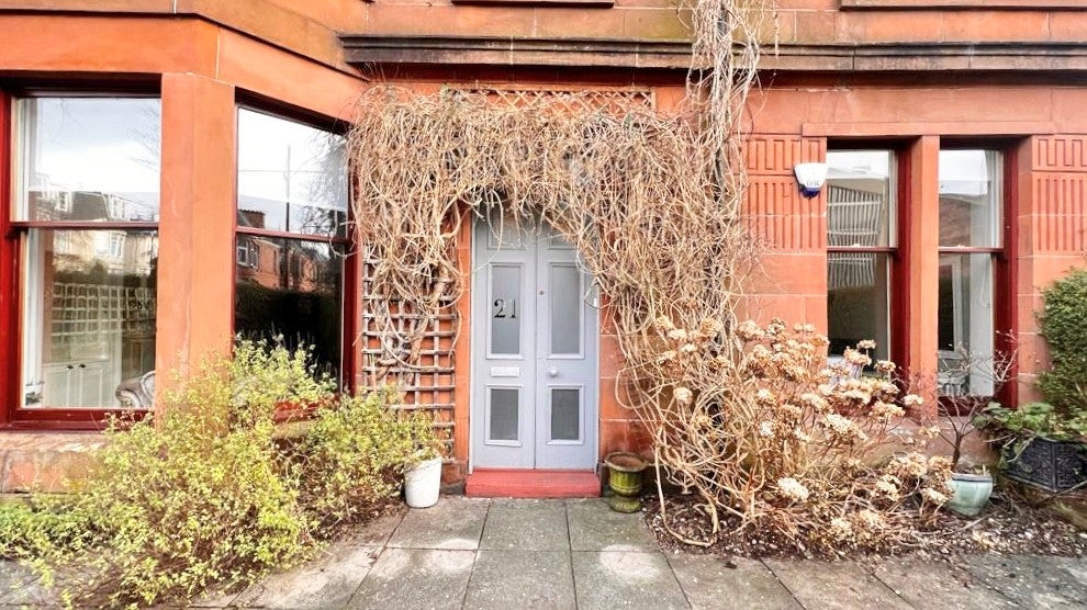 Flat Kelvinside Gardens East in Glasgow