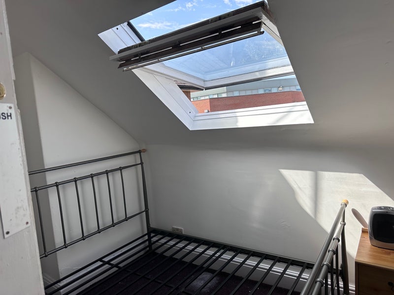 Room Wilkinson Avenue in Nottingham