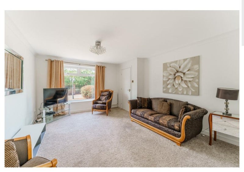 Room College Grove in Wakefield