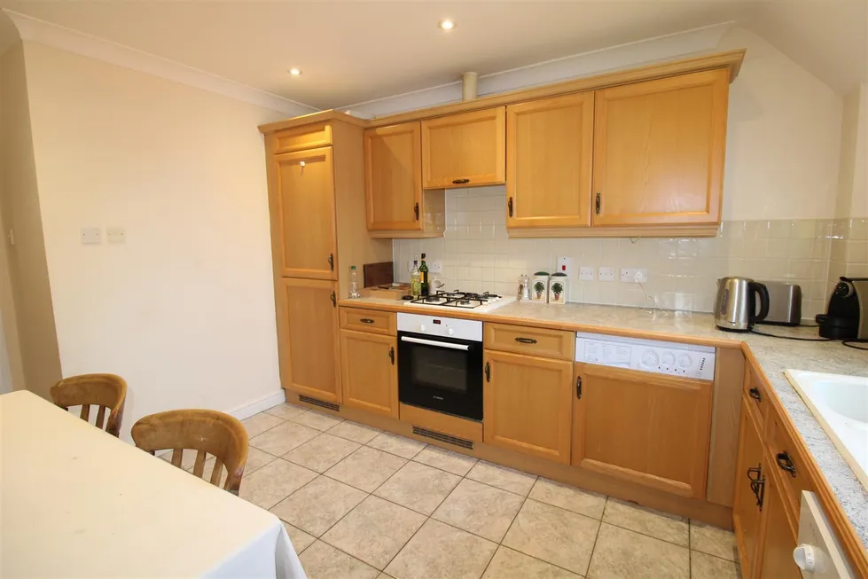 Flat Frensham Road in Waverley