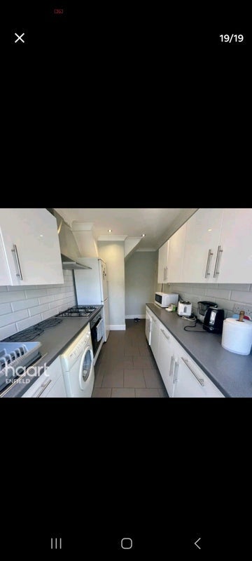 Room Pasteur Gardens in Greater London
