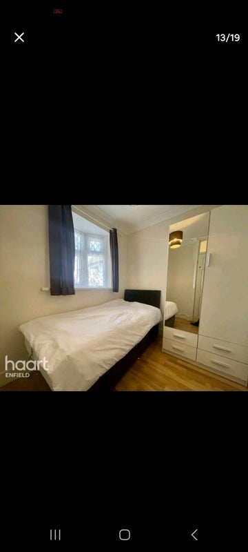 Room Pasteur Gardens in Greater London