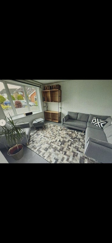 Room Newnham Rise in Shirley