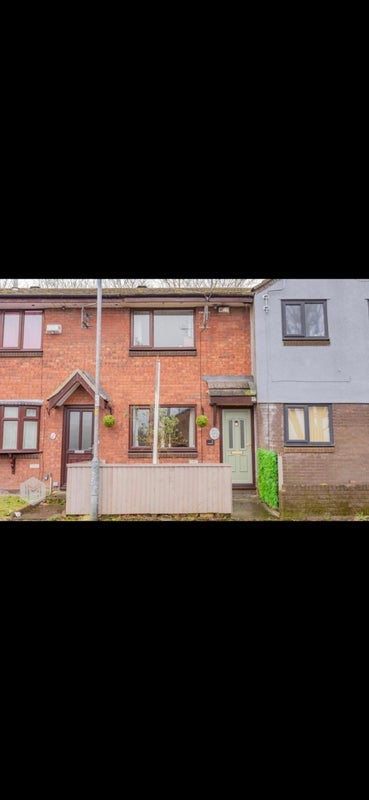 House Glenfield Square in Farnworth