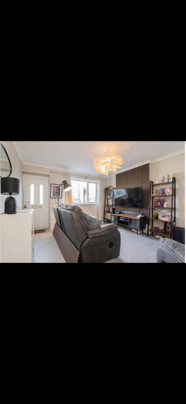 House Glenfield Square in Farnworth