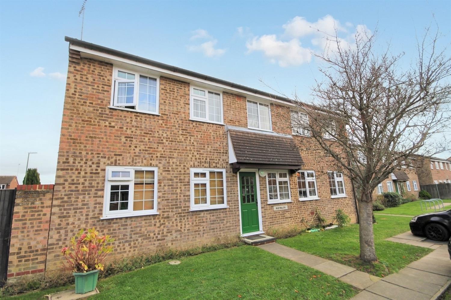Flat Hazelhurst Crescent in Horsham