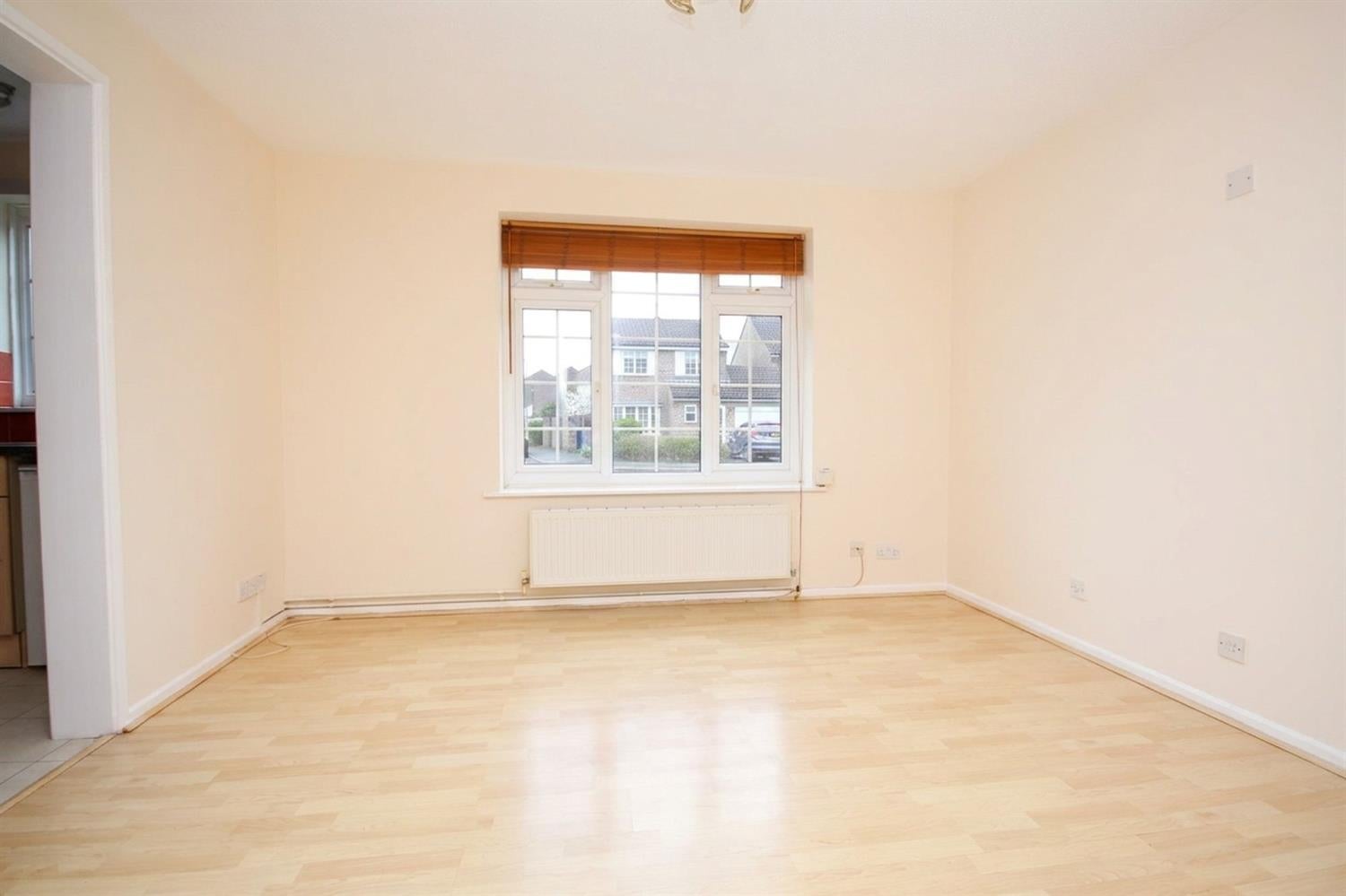 Flat Hazelhurst Crescent in Horsham