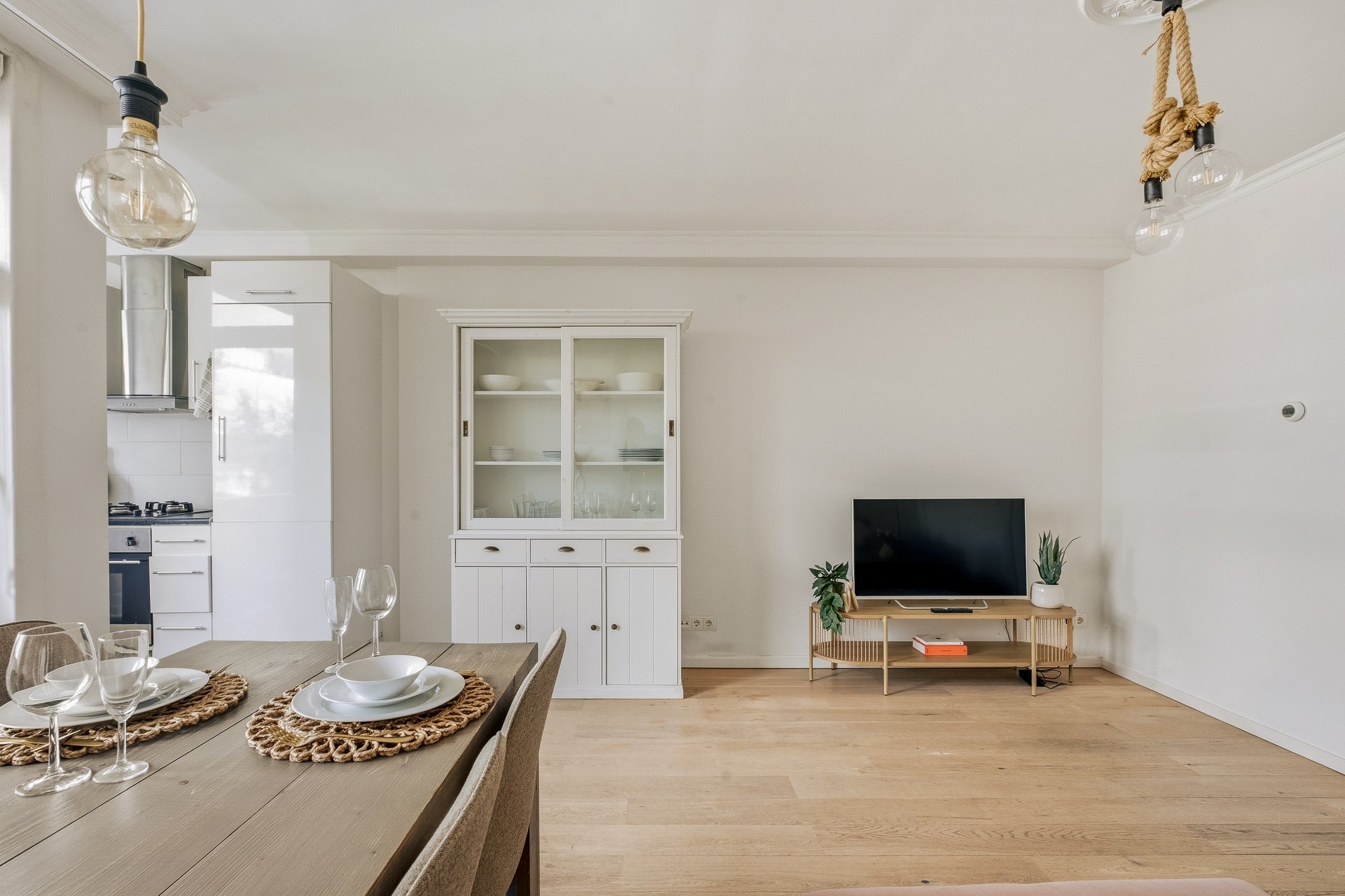 Studio te koop: Van Hogendorpstraat 62-3, Amsterdam