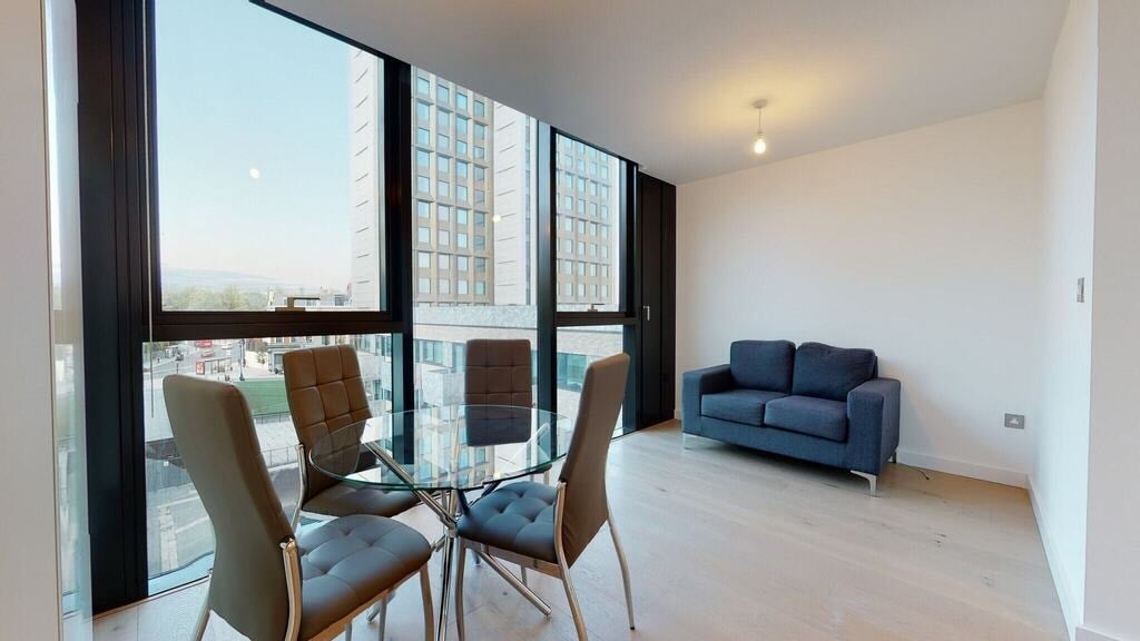Flat Highgate Hill in Greater London