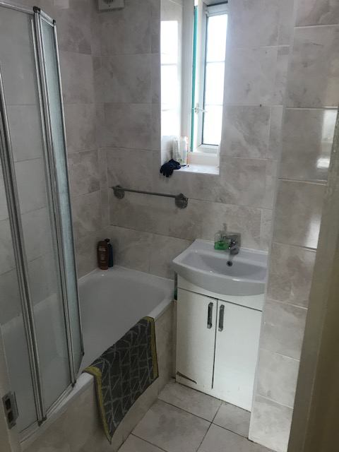 Room Worsopp Drive in Greater London