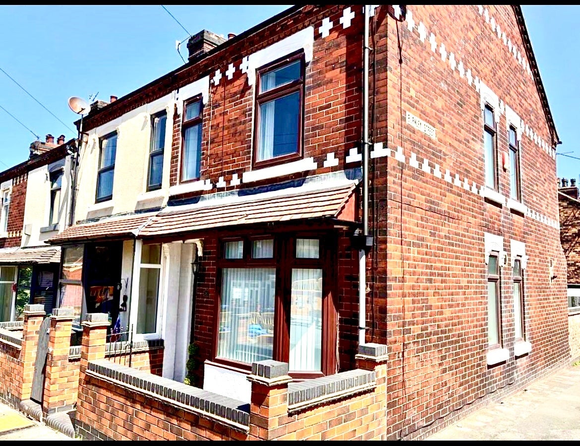 Room Burnley Street in Stoke-on-Trent