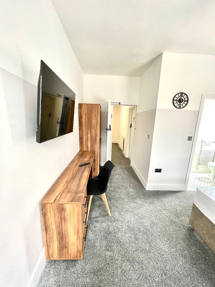 Room Burnley Street in Stoke-on-Trent