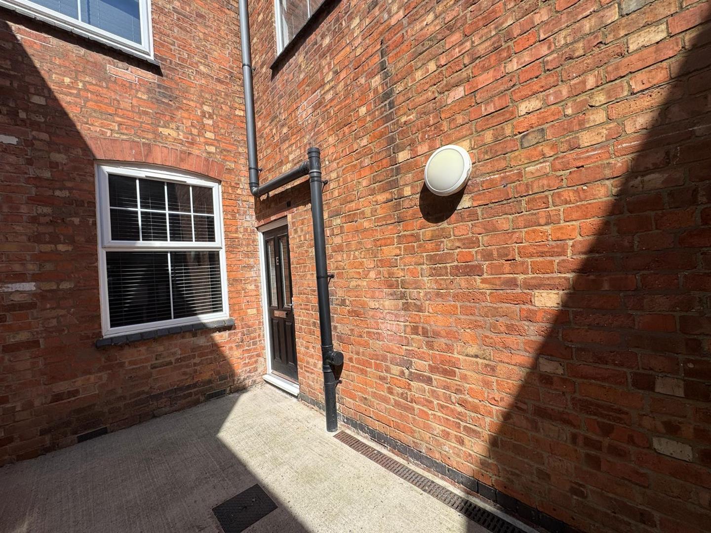 Flat Murray Road in Rugby