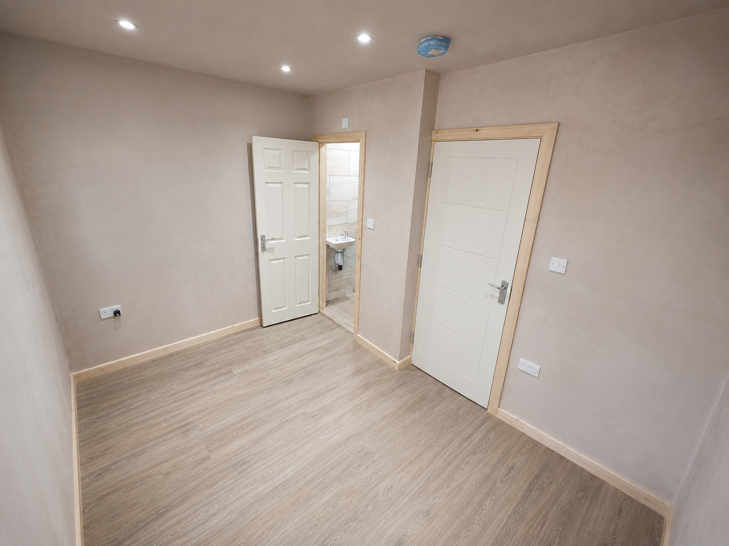 Room Charter Avenue in Coventry