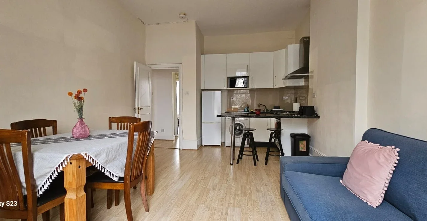 Flat Leinster Gardens in City of Westminster