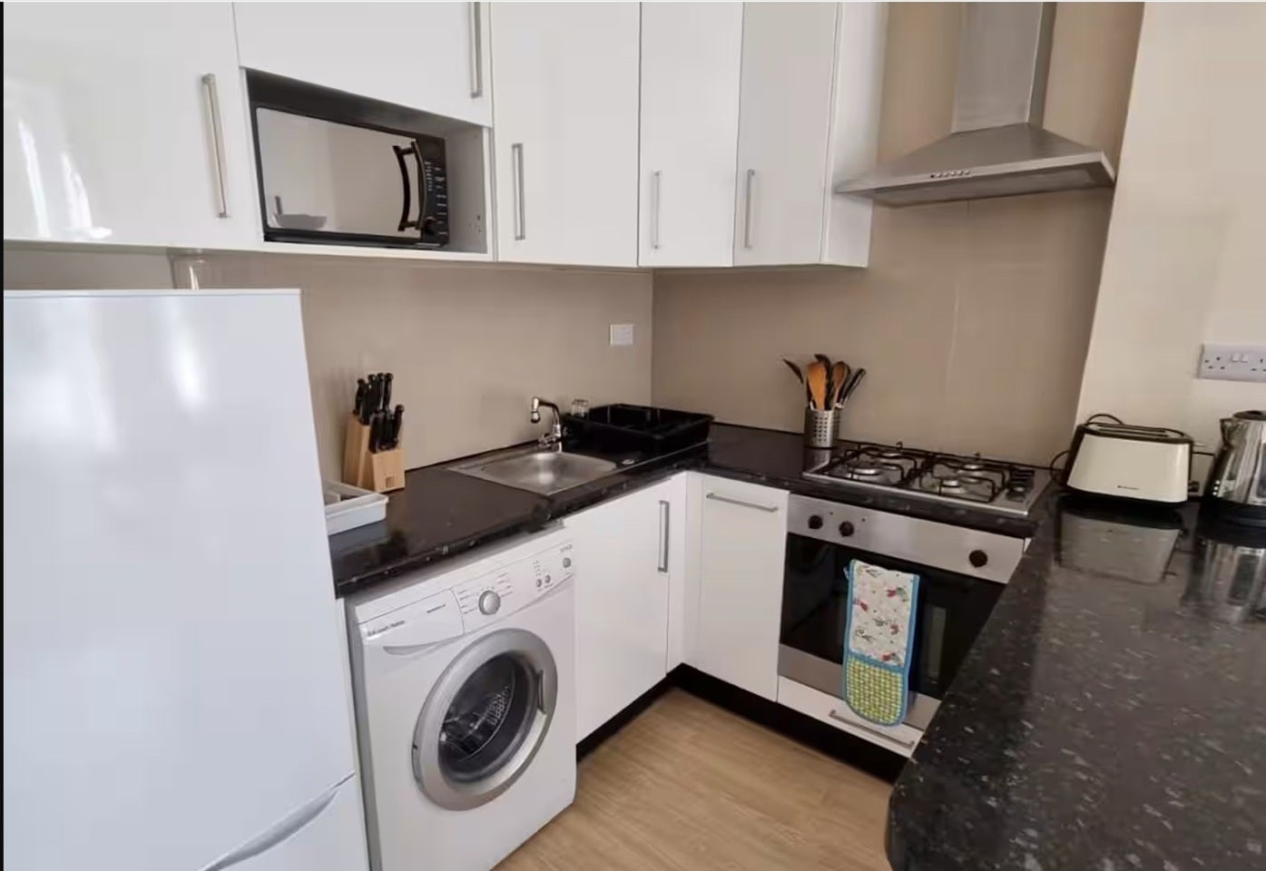 Flat Leinster Gardens in City of Westminster