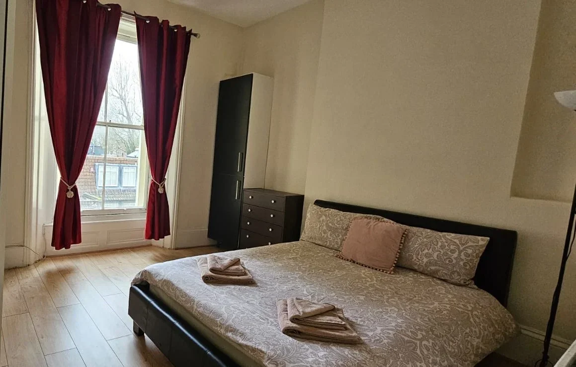 Flat Leinster Gardens in City of Westminster