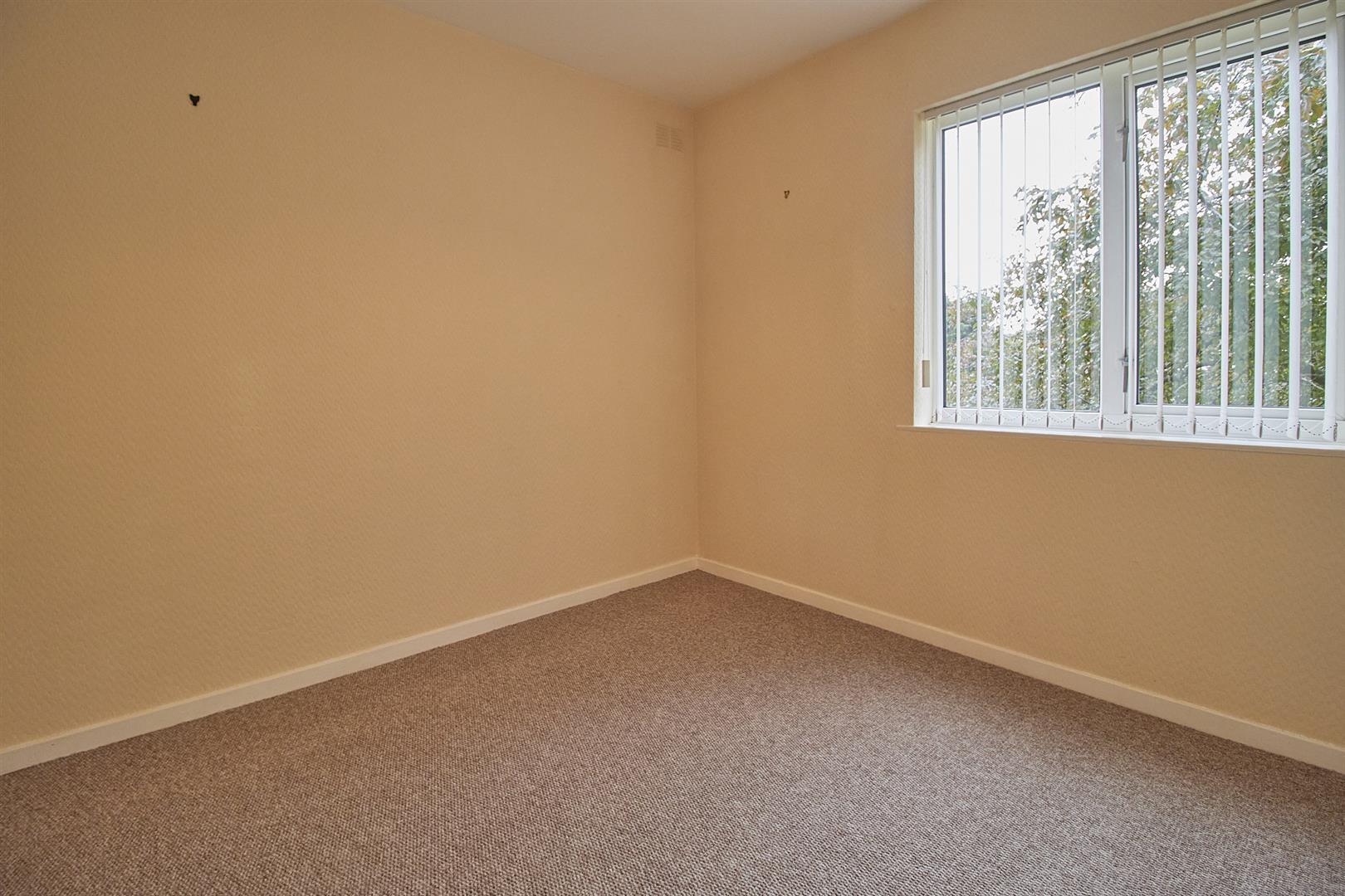 Flat Deveron Court in Hinckley and Bosworth