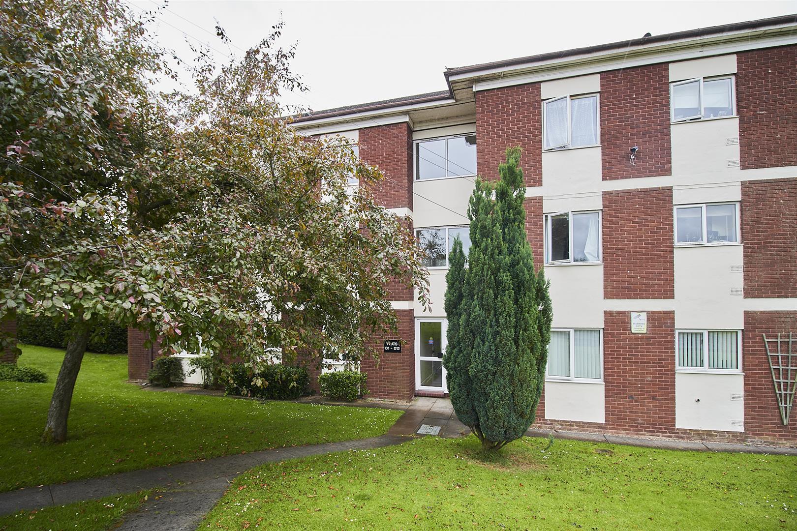 Flat Deveron Court in Hinckley and Bosworth