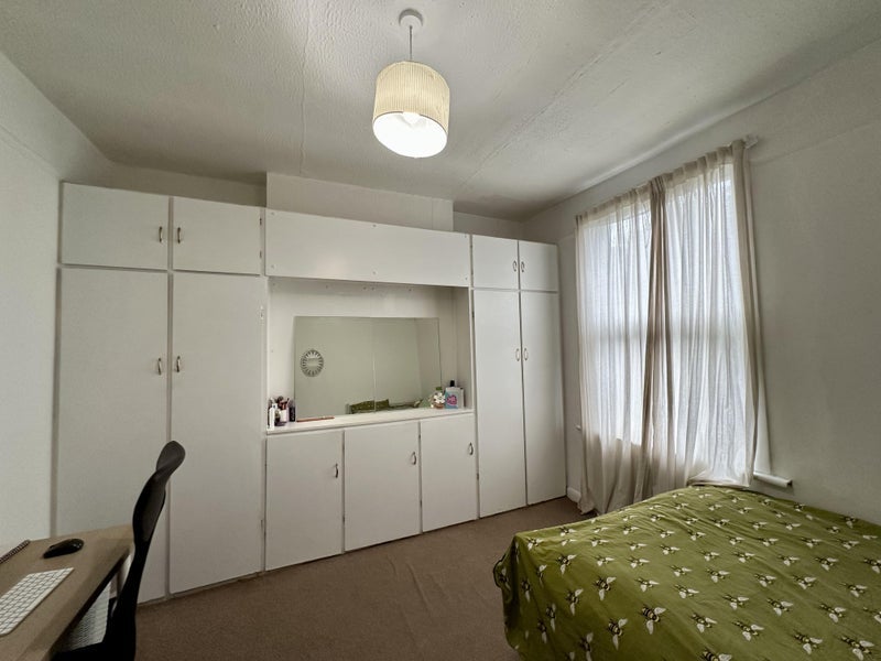 Room Wightman Road in Greater London
