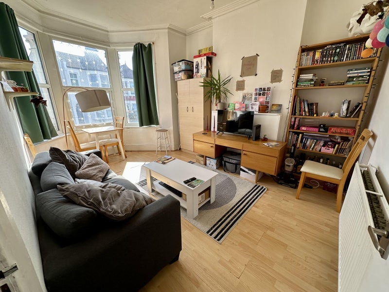 Room Wightman Road in Greater London