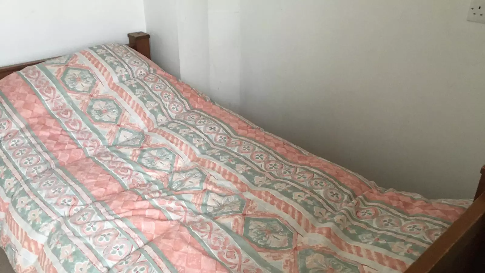 Flat Lions Close in Greater London