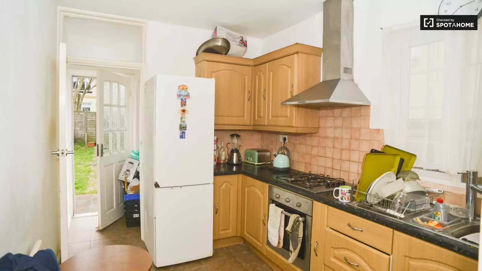 Flat Lions Close in Greater London