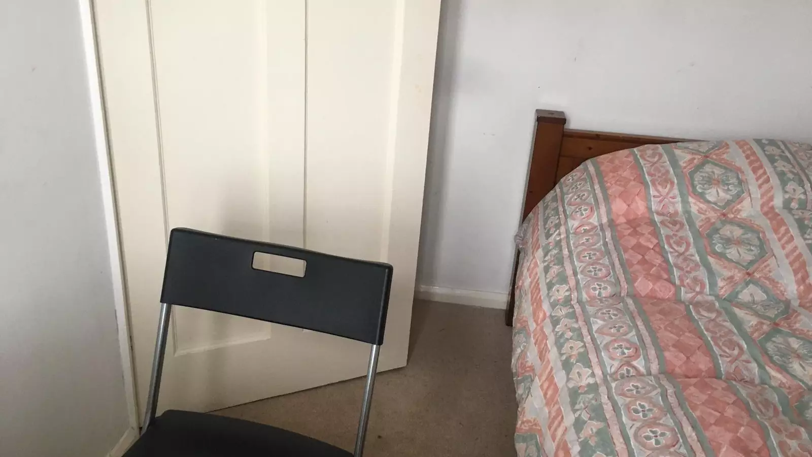 Flat Lions Close in Greater London