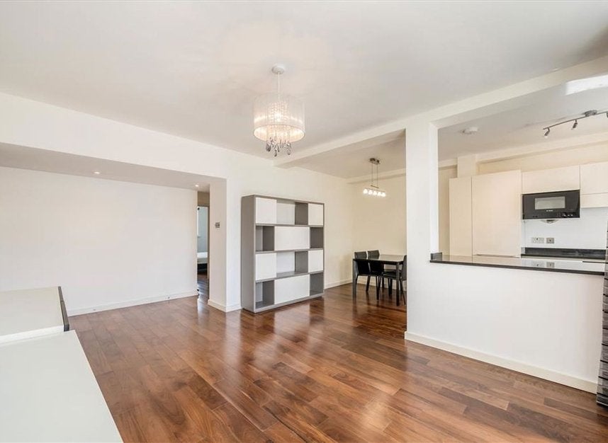 Flat Lancaster Gate in City of Westminster