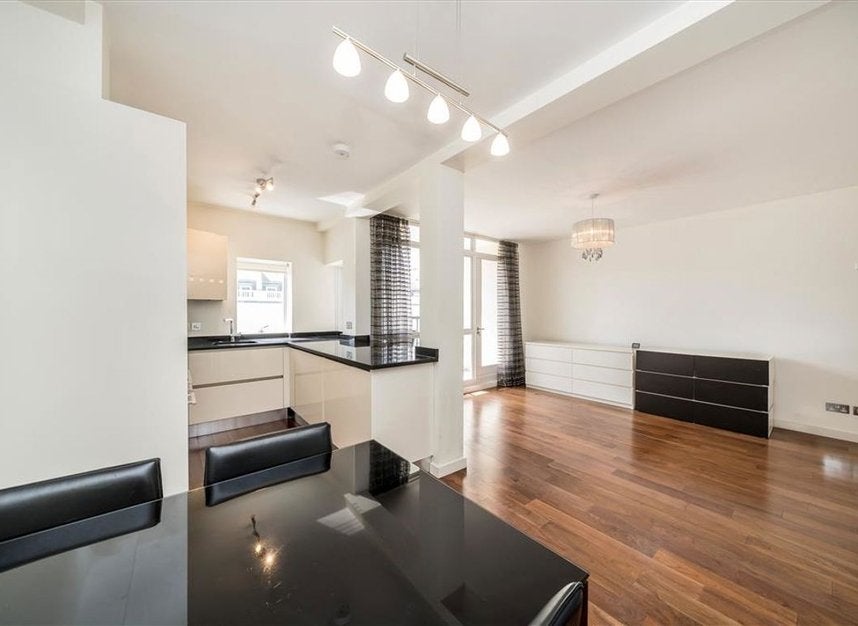 Flat Lancaster Gate in City of Westminster
