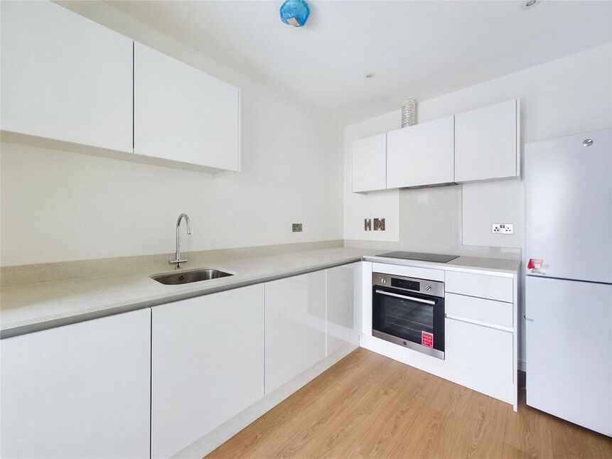 Flat Upton Lane in Greater London