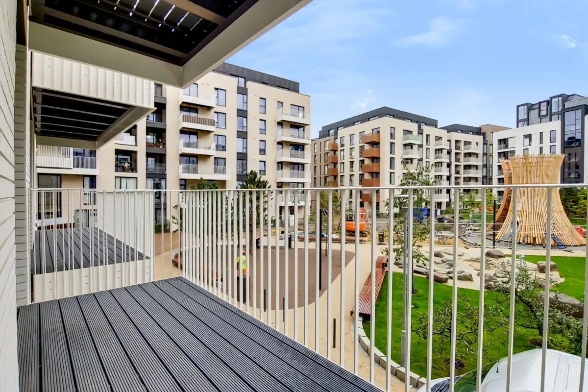 Flat Forrester Way in Greater London