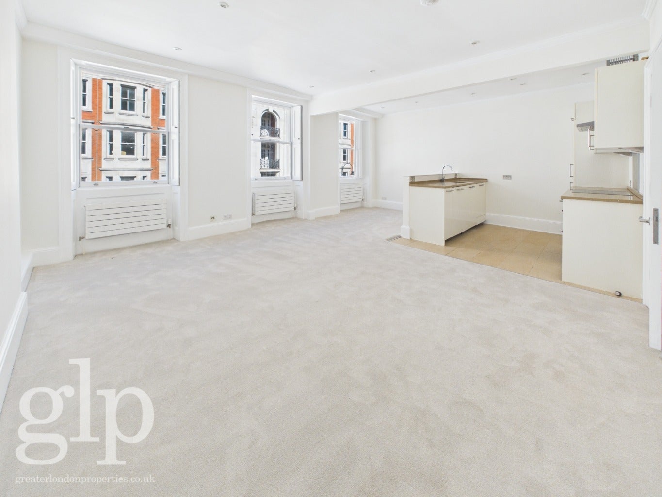 Flat Gower Street in Greater London