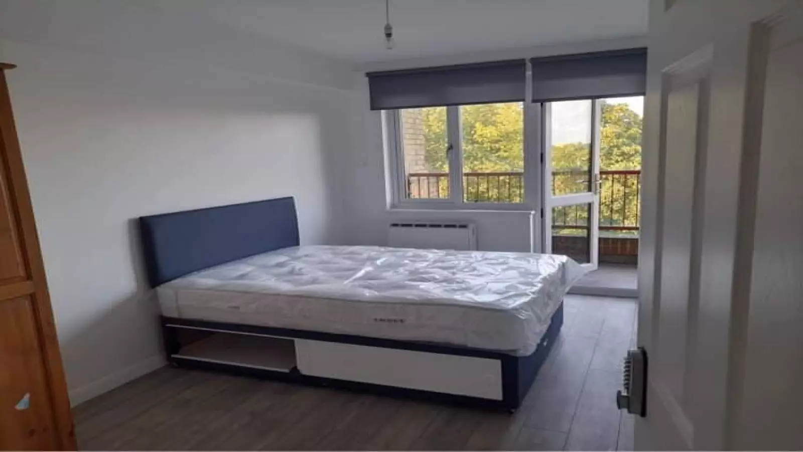 Flat Lewisham Way in Greater London