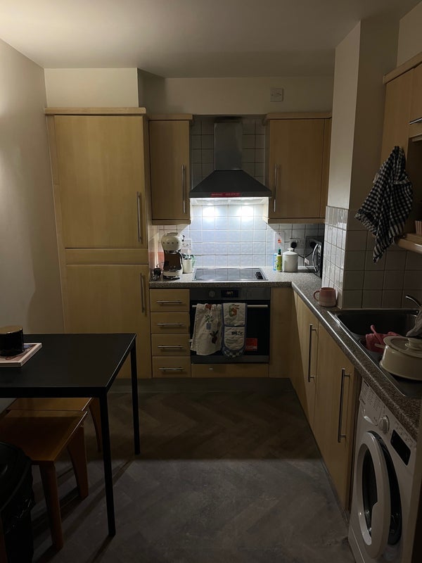 Room Belvedere Road in Greater London