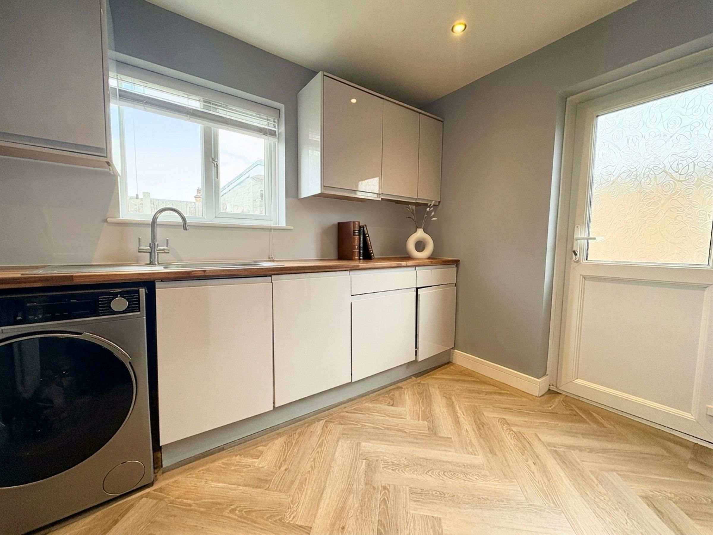 House Pilkington Close in Filton