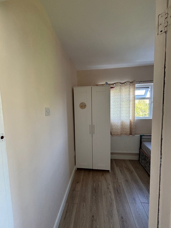 Room Broad Oak Court in Slough