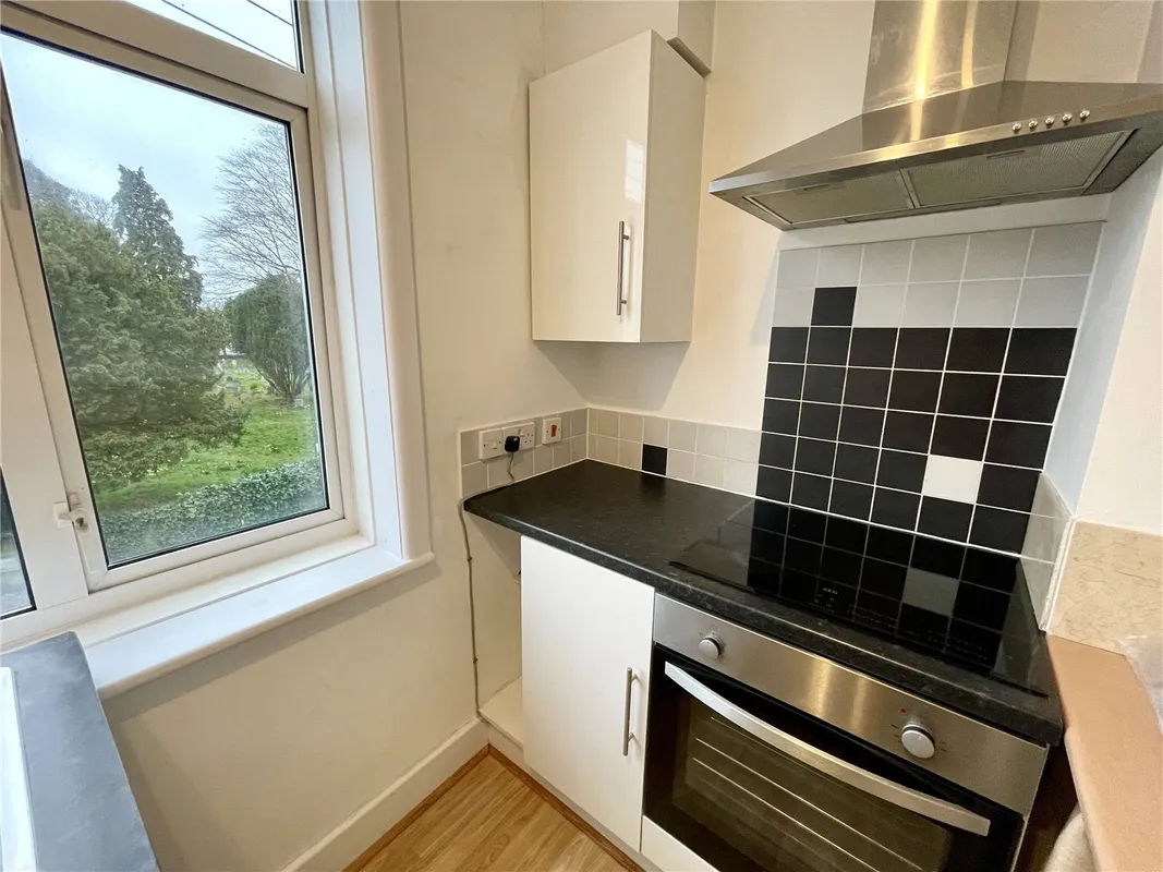 Flat Vicarage Road in Bournemouth