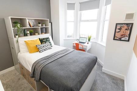 Room Manners Road in Portsmouth