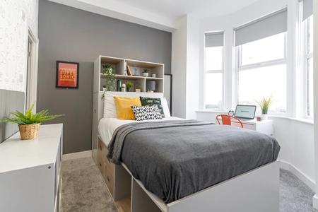 Room Manners Road in Portsmouth